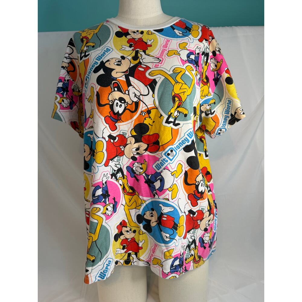 Disney Vault 50th Anniversary Mickey and Friends Short Sleeved Shirt Size Large